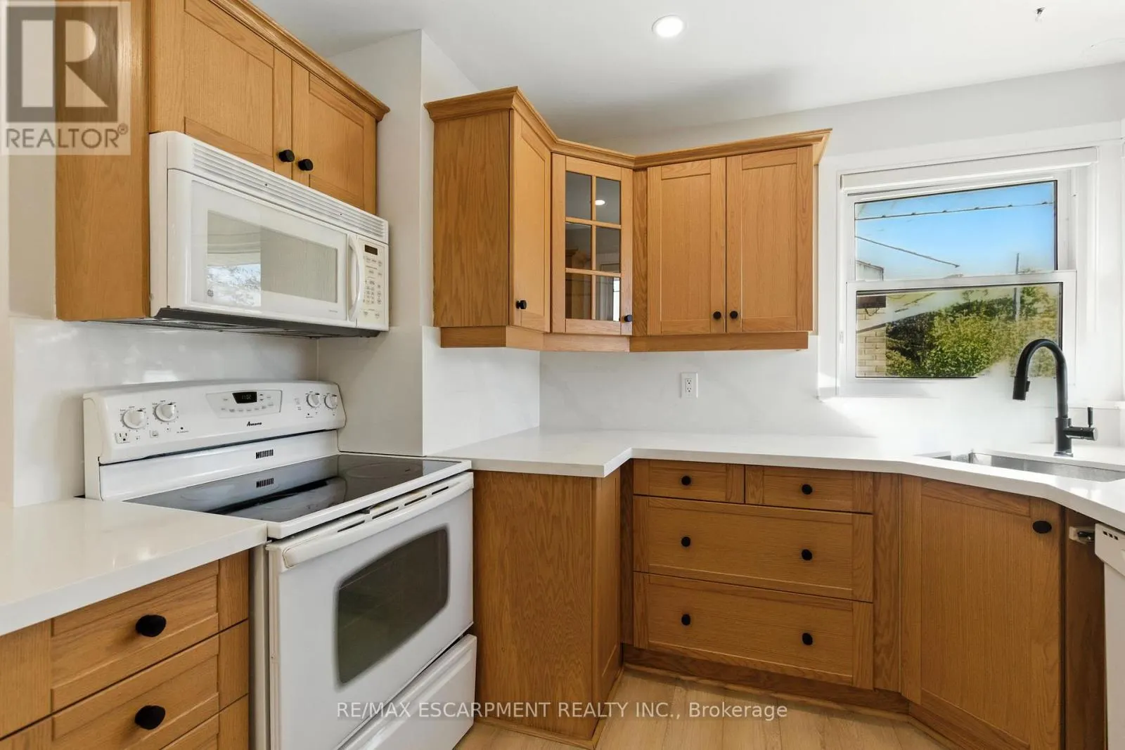 MAIN - 35 WILDEWOOD AVENUE