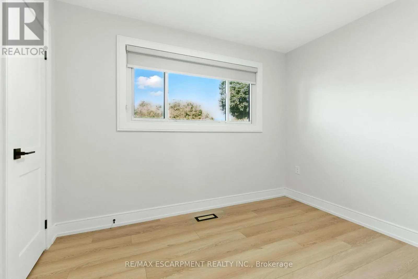 MAIN - 35 WILDEWOOD AVENUE