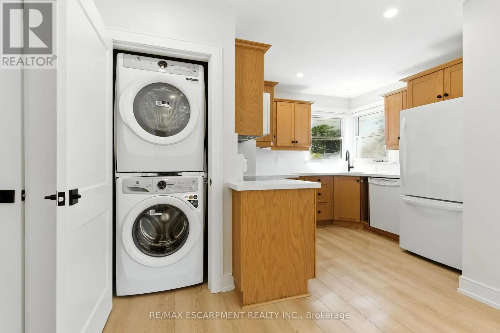 MAIN - 35 WILDEWOOD AVENUE