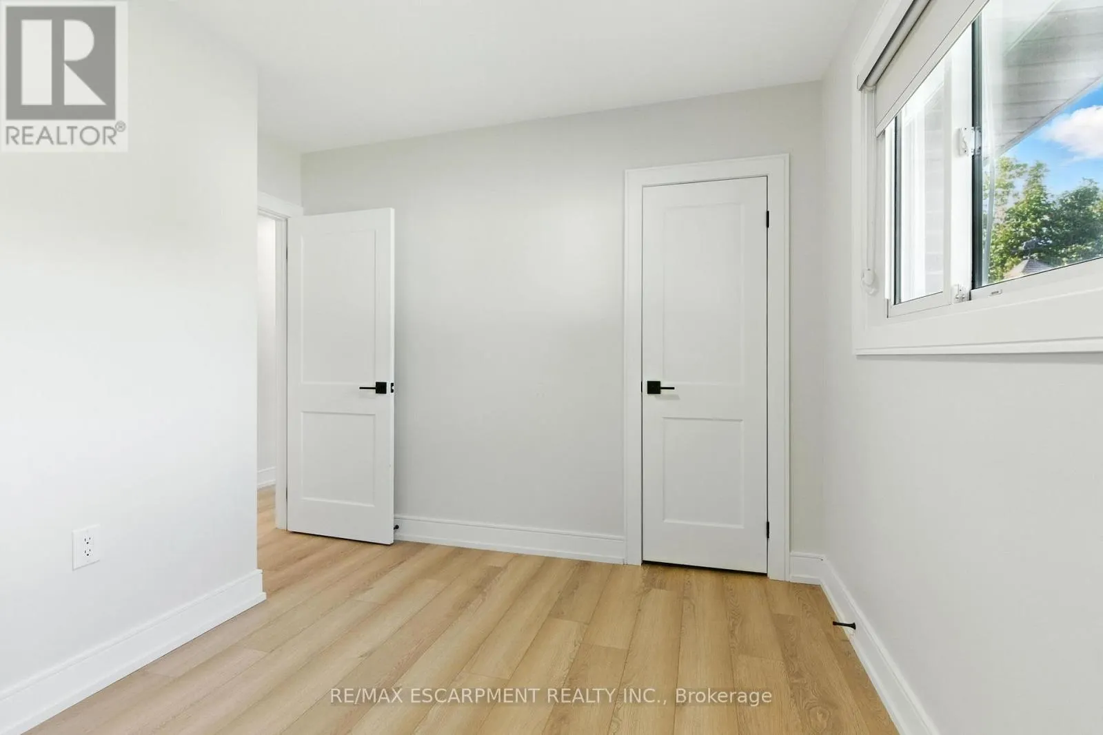 MAIN - 35 WILDEWOOD AVENUE