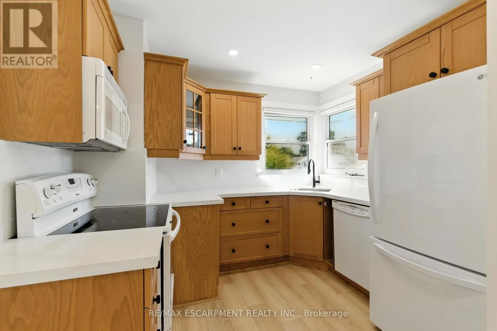 MAIN - 35 WILDEWOOD AVENUE