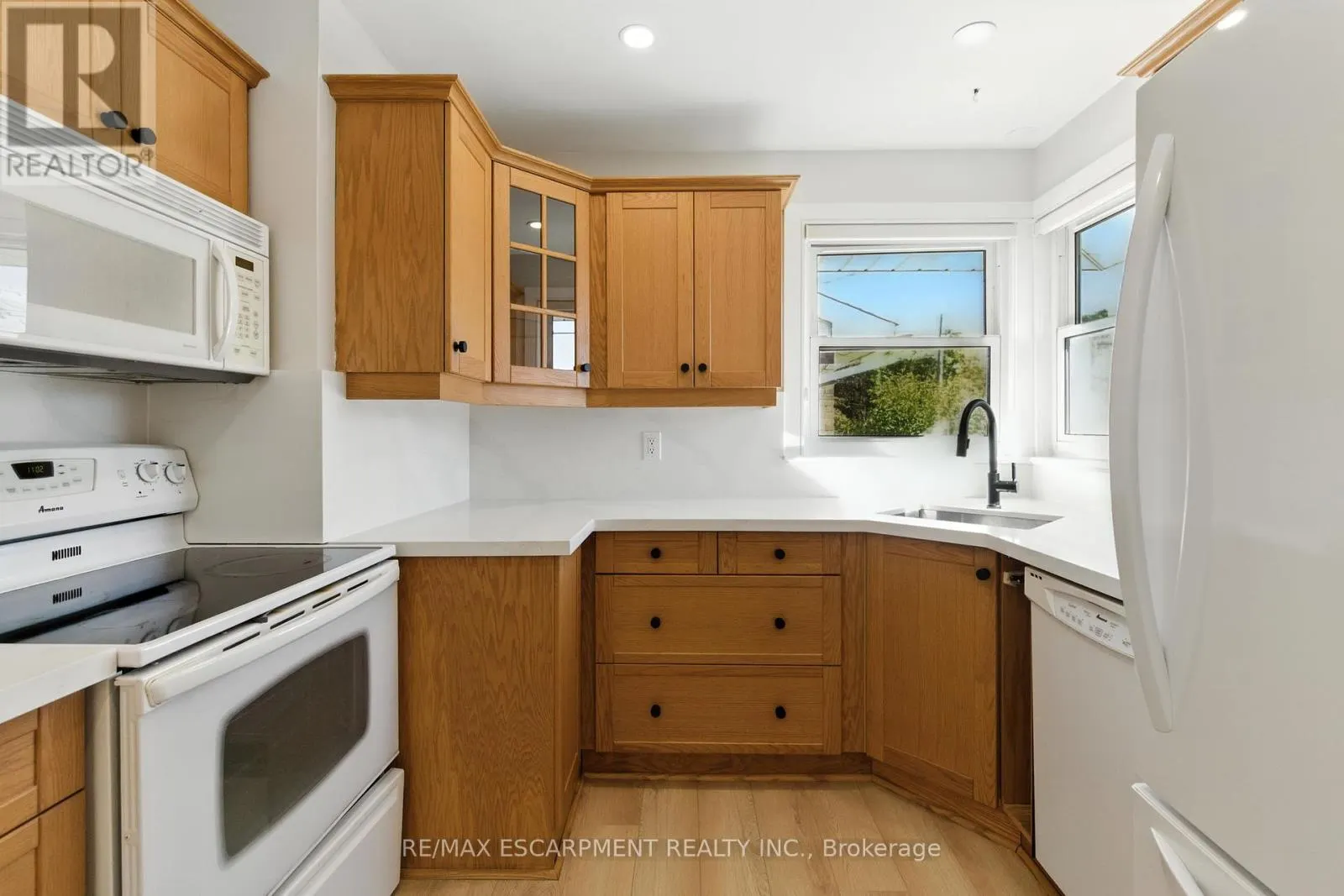 MAIN - 35 WILDEWOOD AVENUE