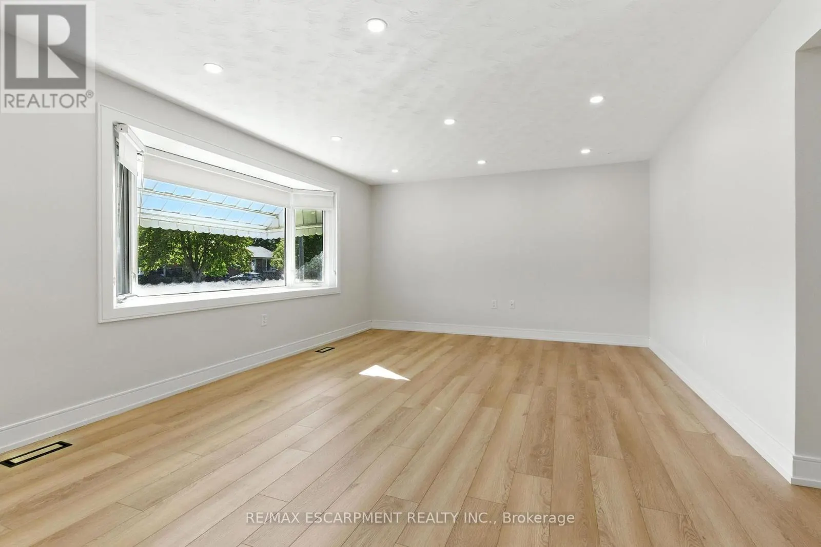 MAIN - 35 WILDEWOOD AVENUE