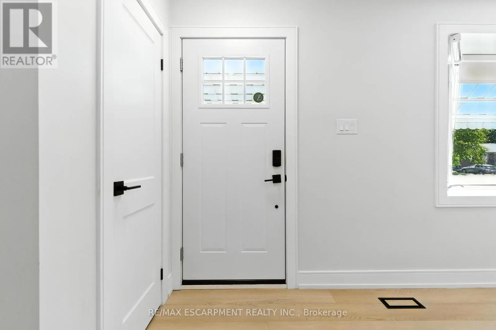 MAIN - 35 WILDEWOOD AVENUE