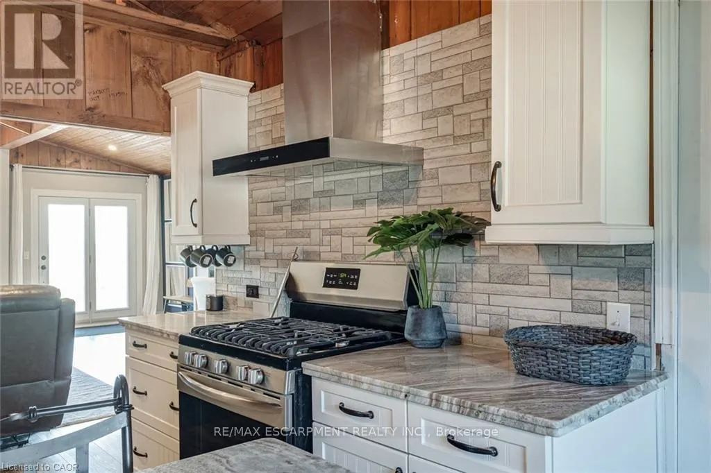 71 LAKESHORE ROAD