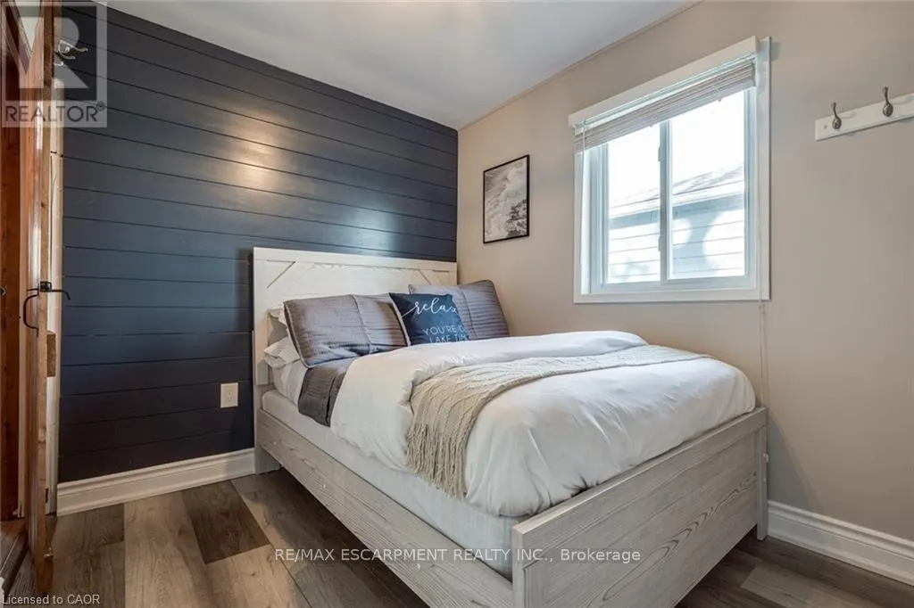 71 LAKESHORE ROAD