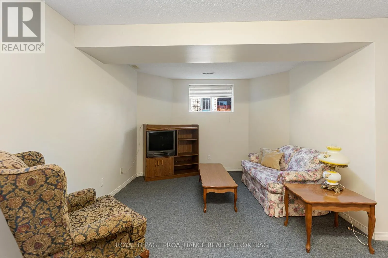377 BRIARWOOD DRIVE