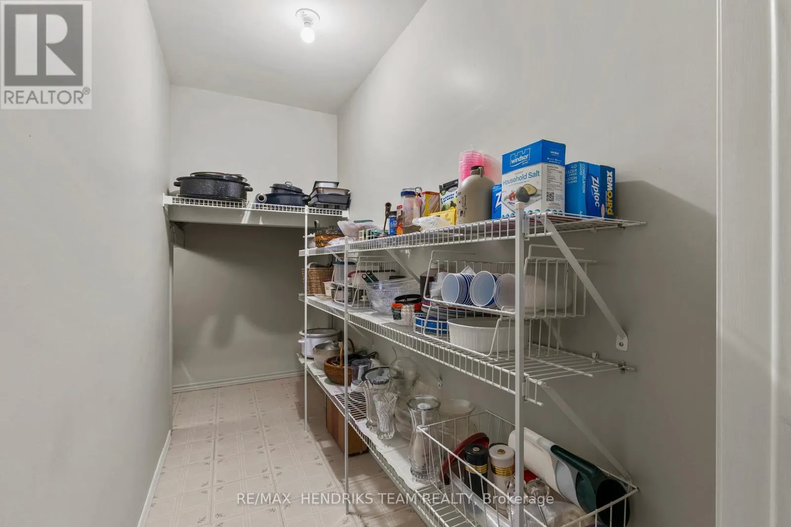 8 - 174 MARTINDALE ROAD, #8