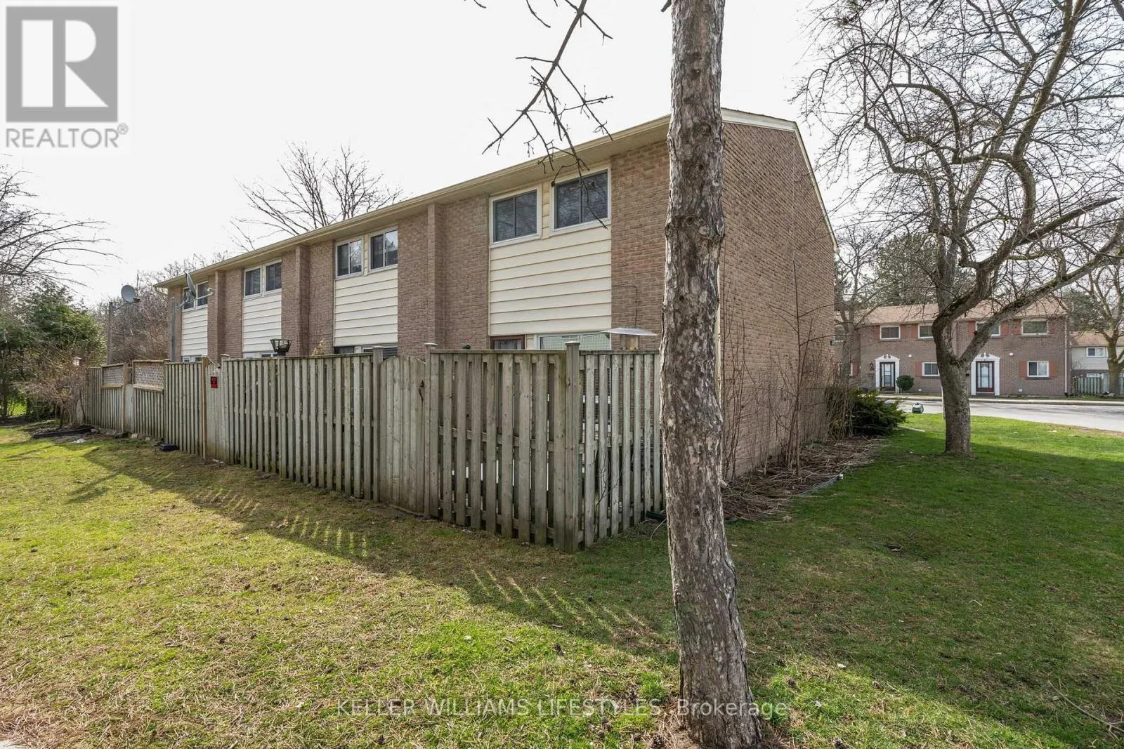 26 - 166 SOUTHDALE ROAD W, #26