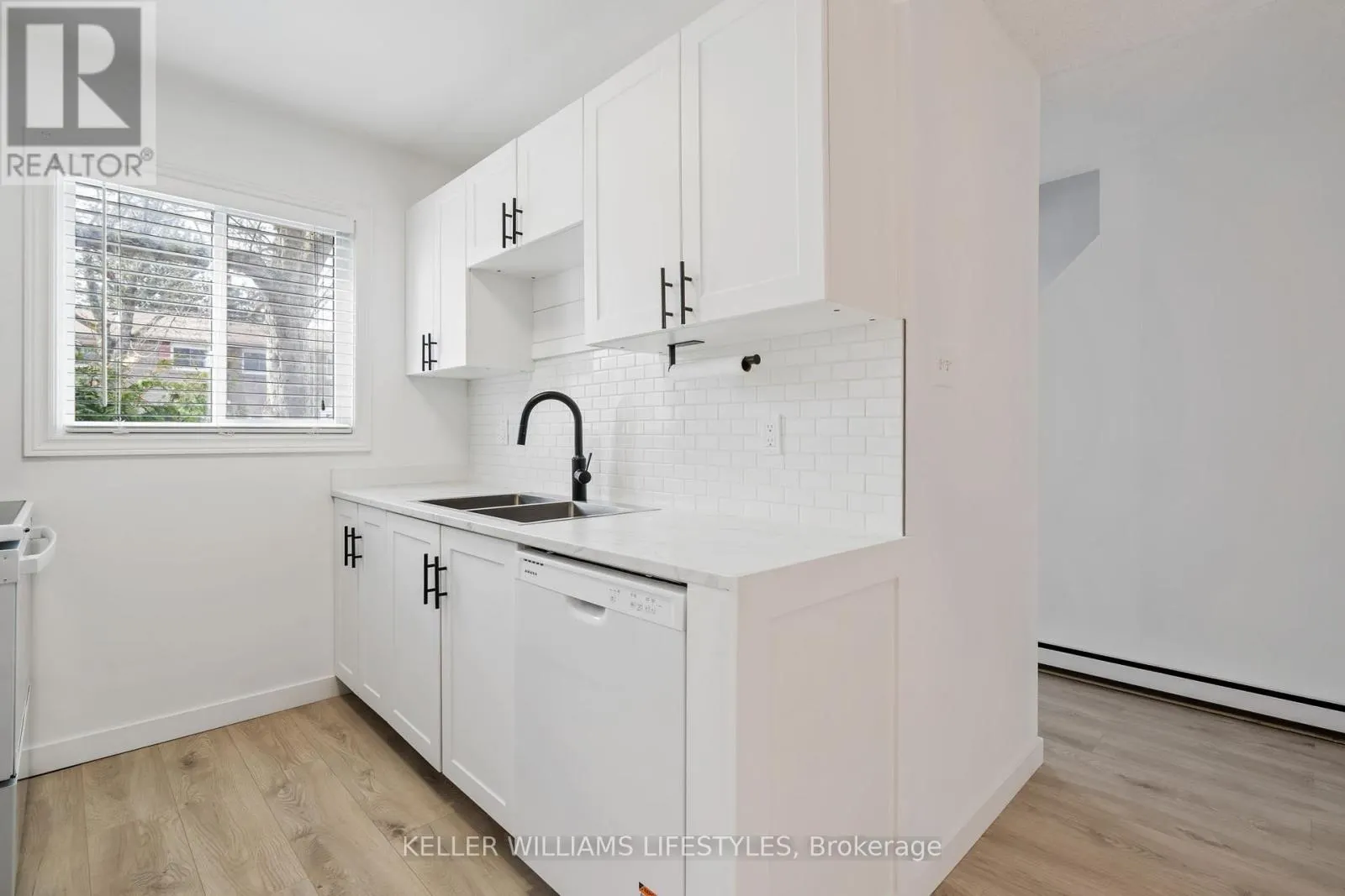 26 - 166 SOUTHDALE ROAD W, #26