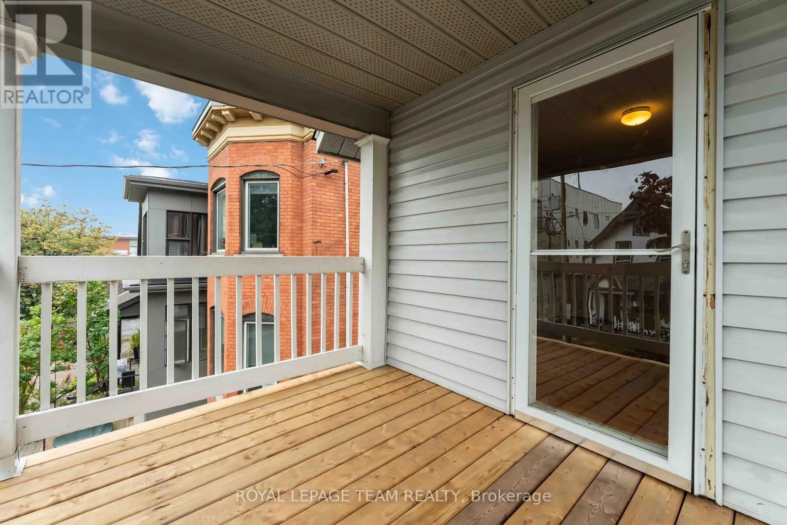 205 PRETORIA AVENUE