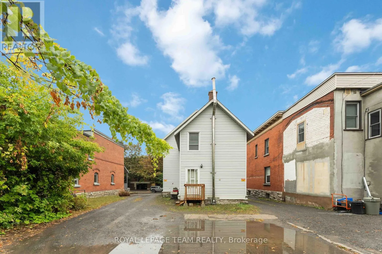 205 PRETORIA AVENUE