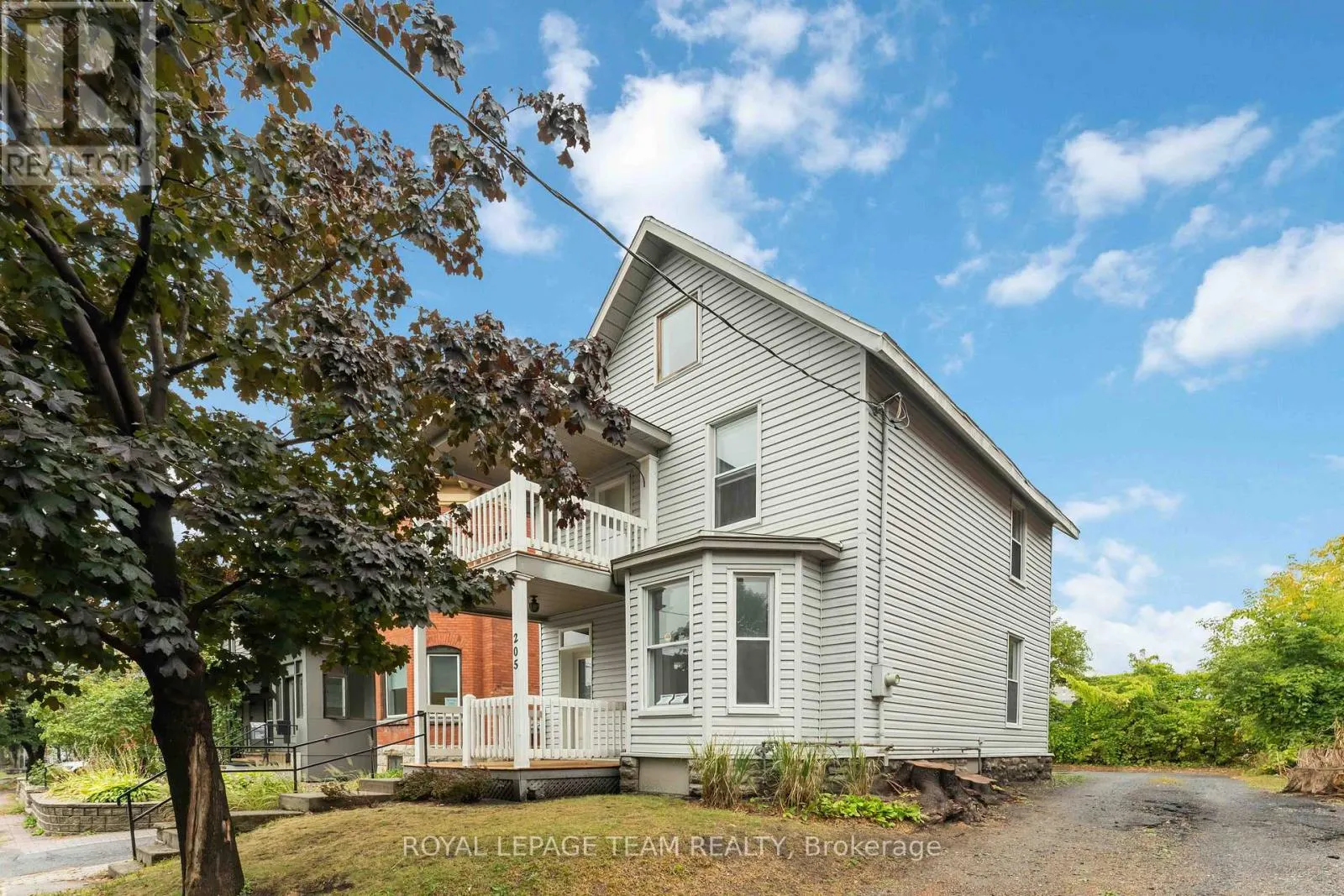 205 PRETORIA AVENUE