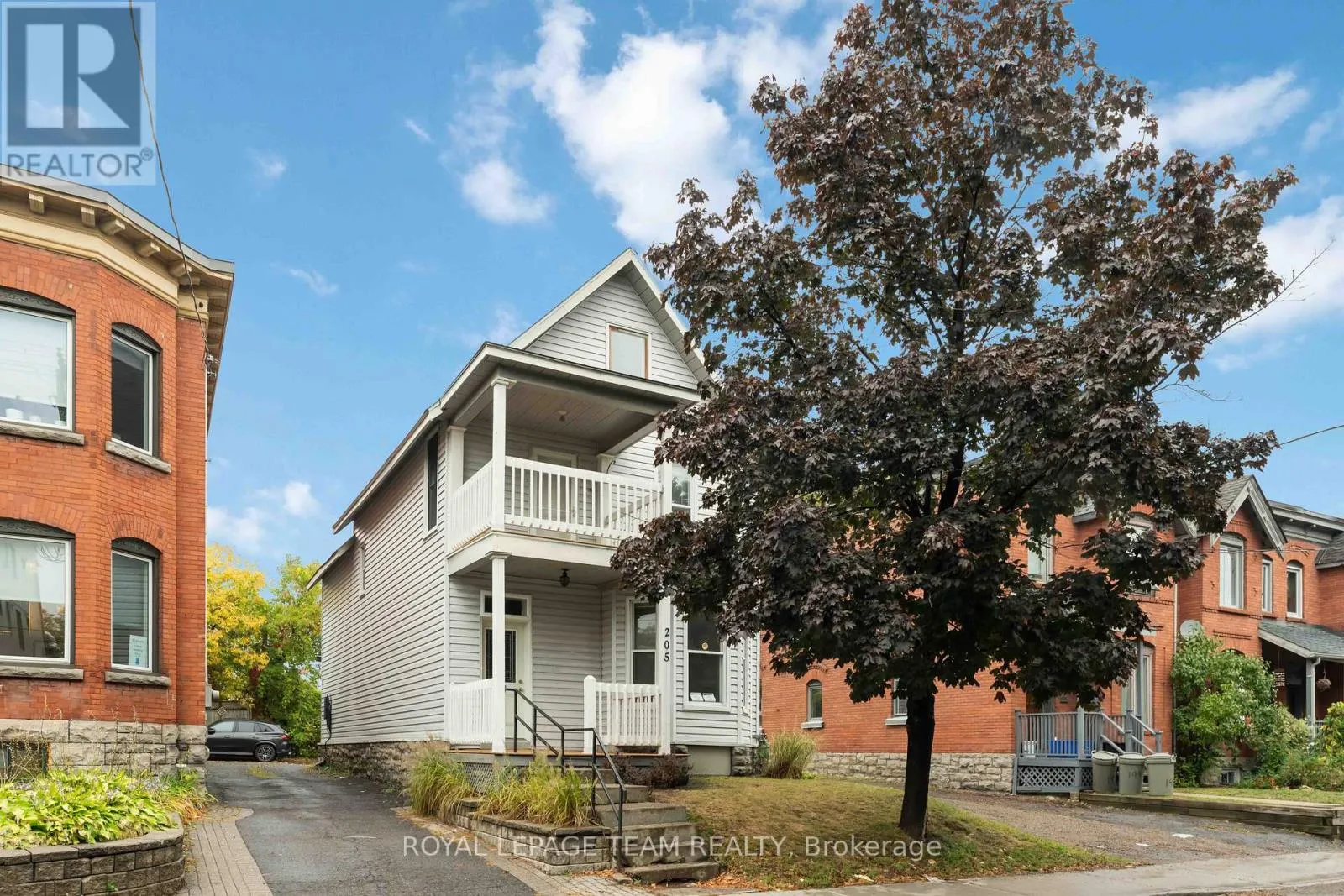 205 PRETORIA AVENUE