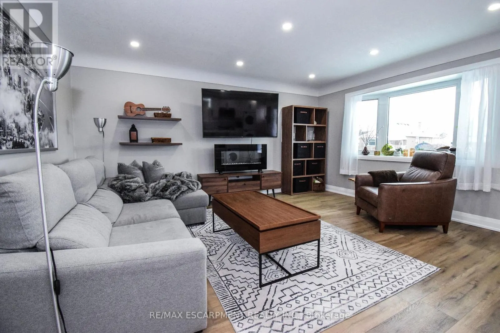 176 EAST 43RD STREET