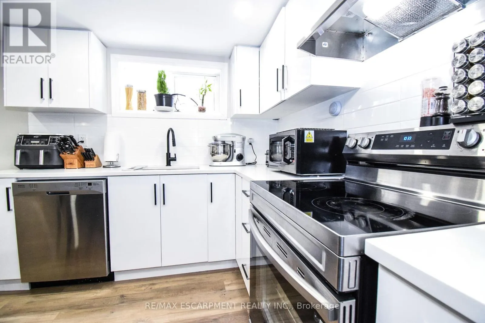 176 EAST 43RD STREET