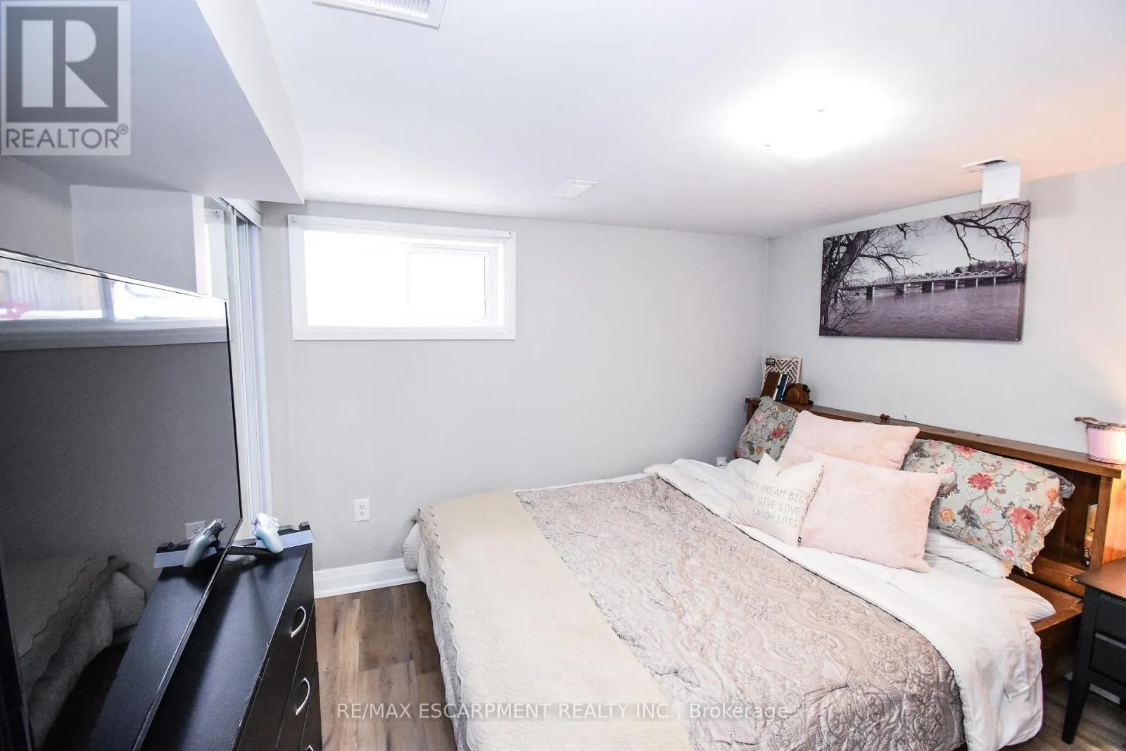 176 EAST 43RD STREET
