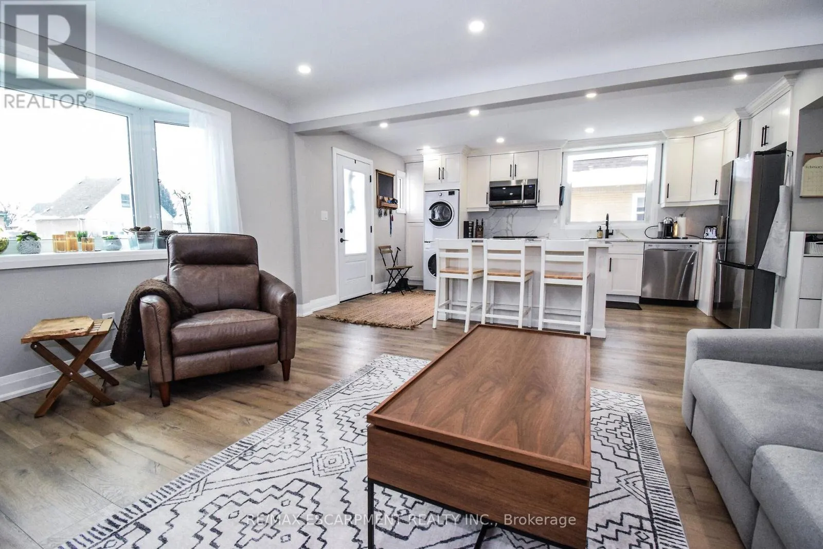 176 EAST 43RD STREET