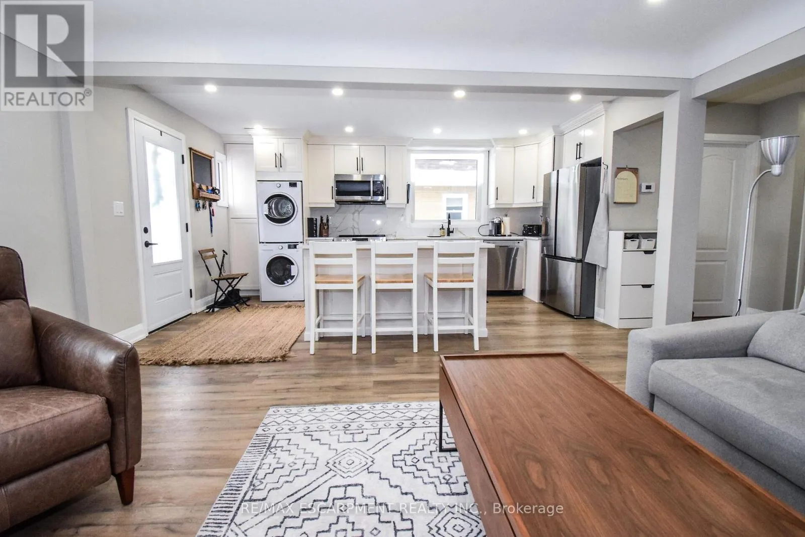 176 EAST 43RD STREET