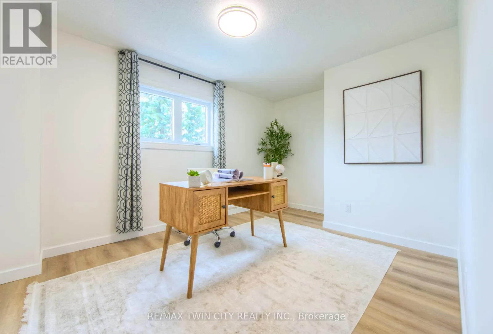 243 HIGHVIEW DRIVE