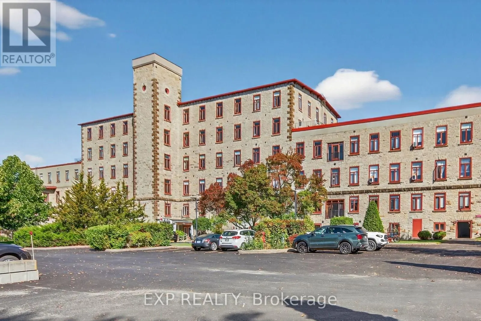 408 - 1 ROSAMOND STREET E