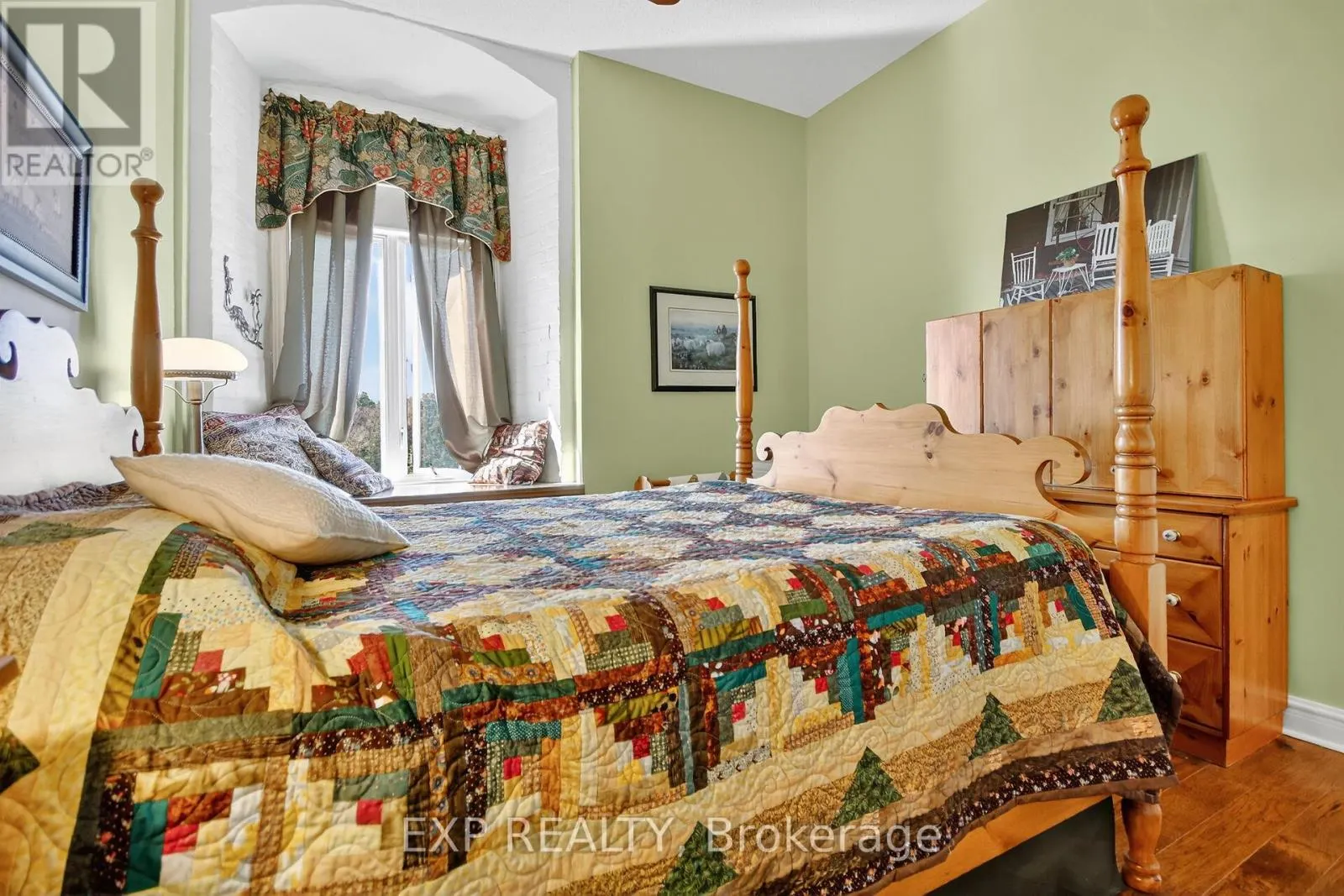 408 - 1 ROSAMOND STREET E