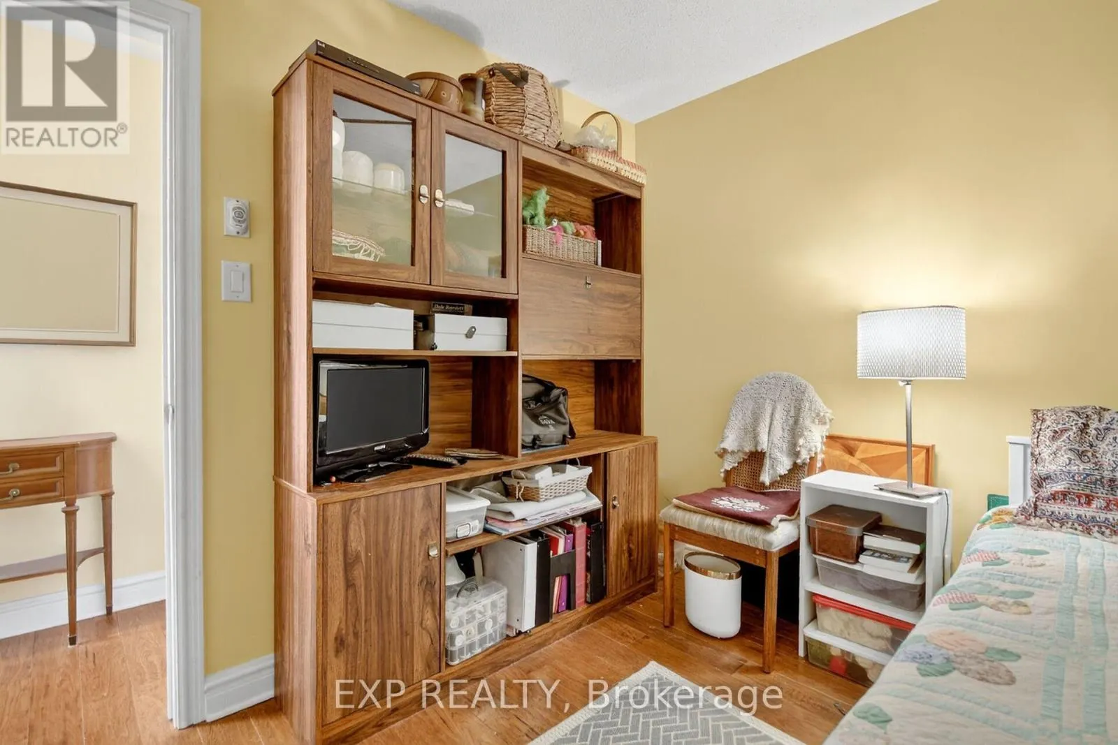 408 - 1 ROSAMOND STREET E