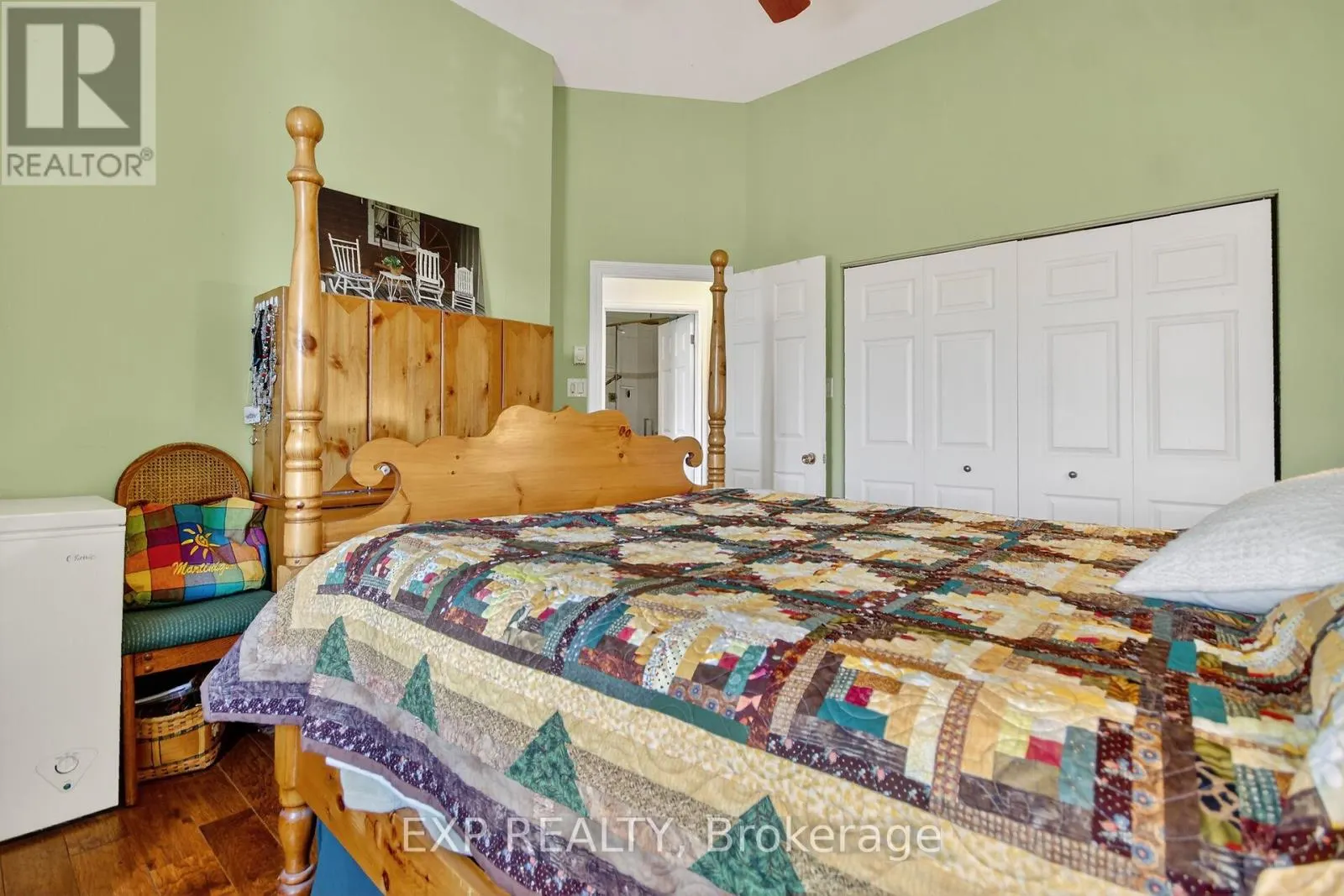 408 - 1 ROSAMOND STREET E