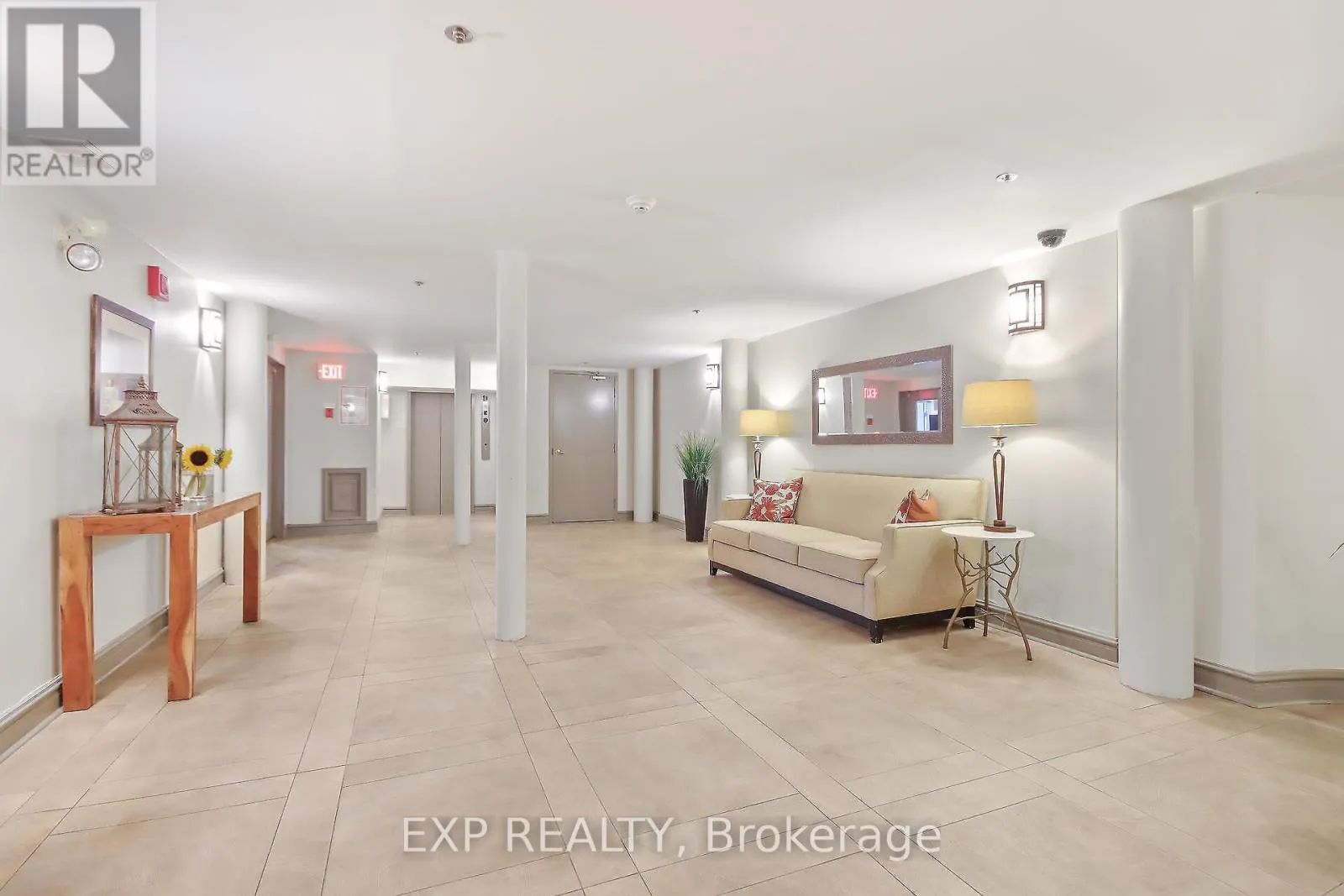 408 - 1 ROSAMOND STREET E
