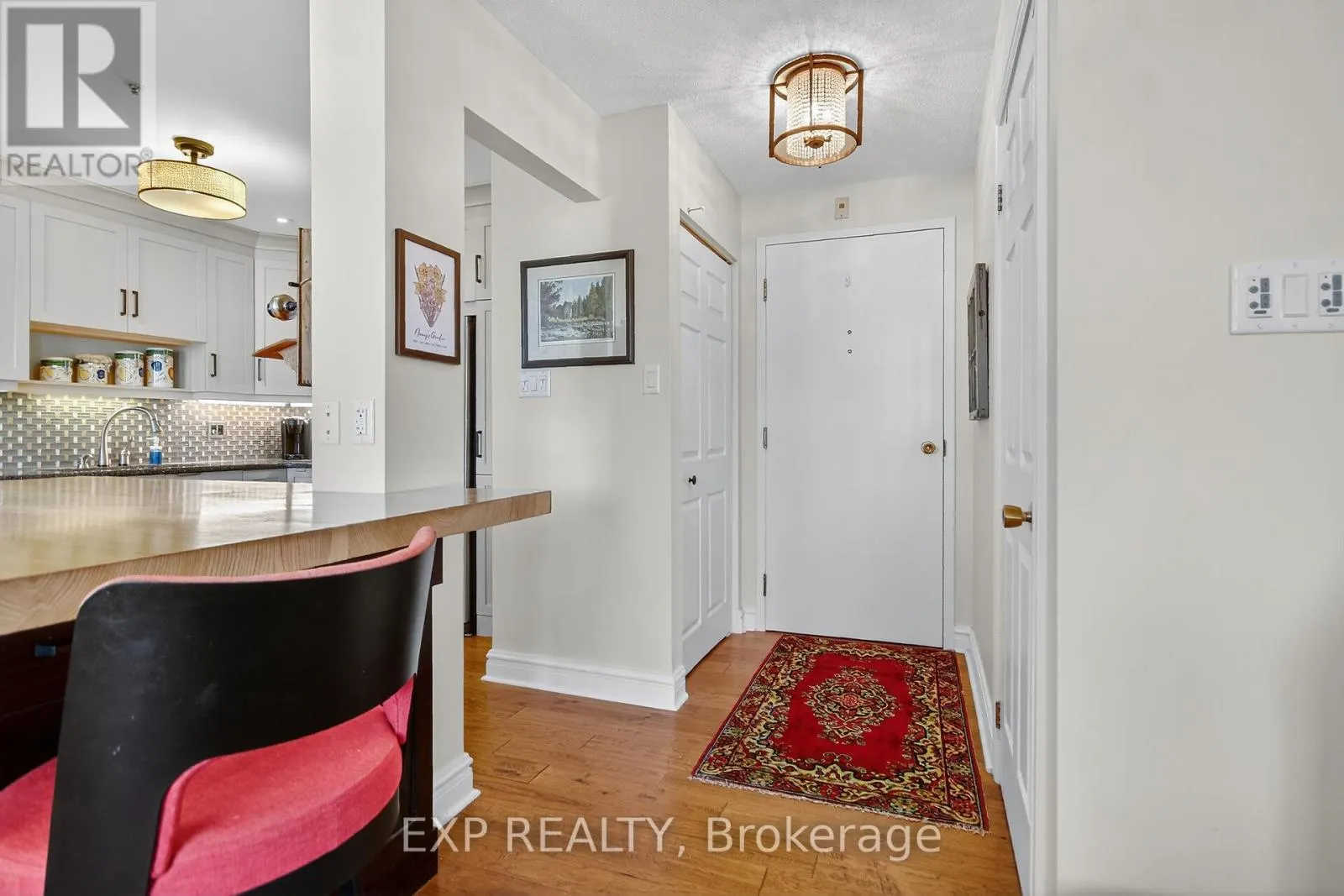 408 - 1 ROSAMOND STREET E