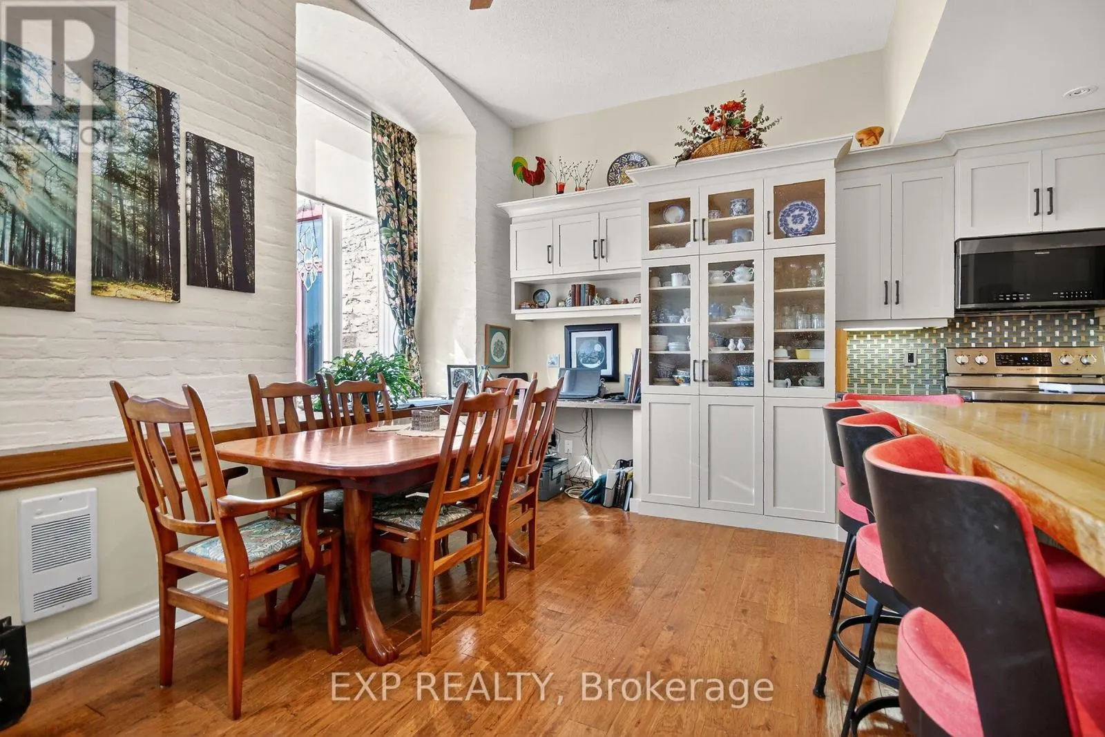408 - 1 ROSAMOND STREET E