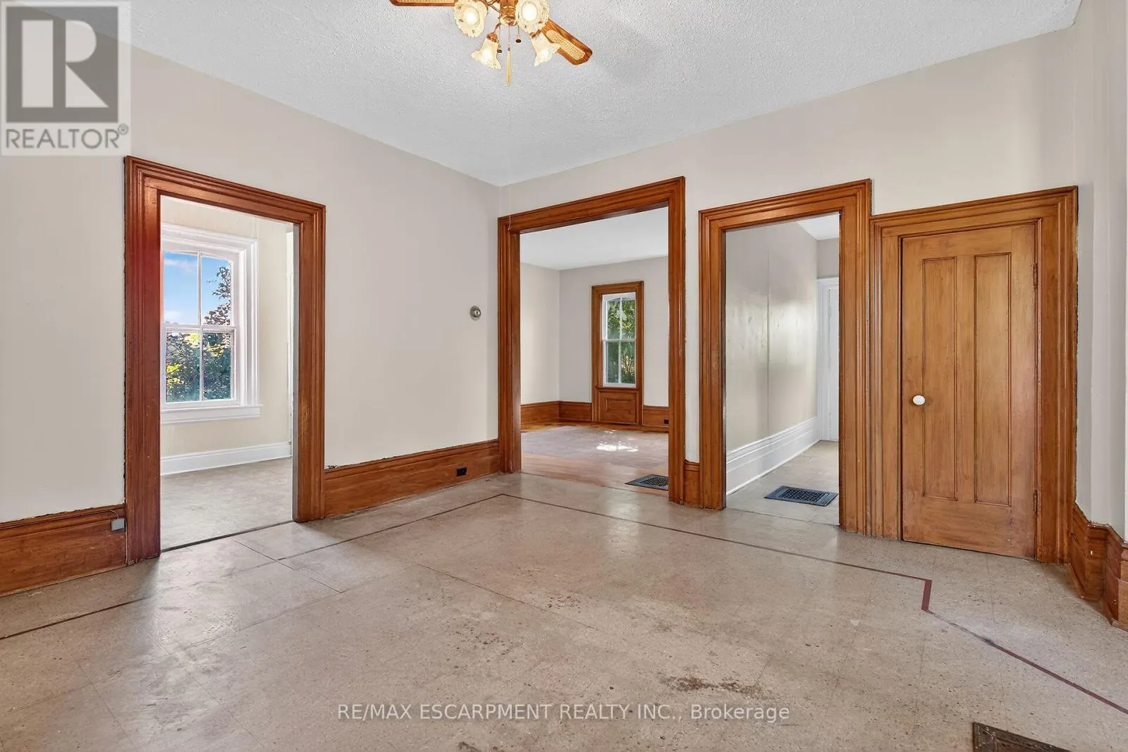 534 HALDIMAND ROAD 32
