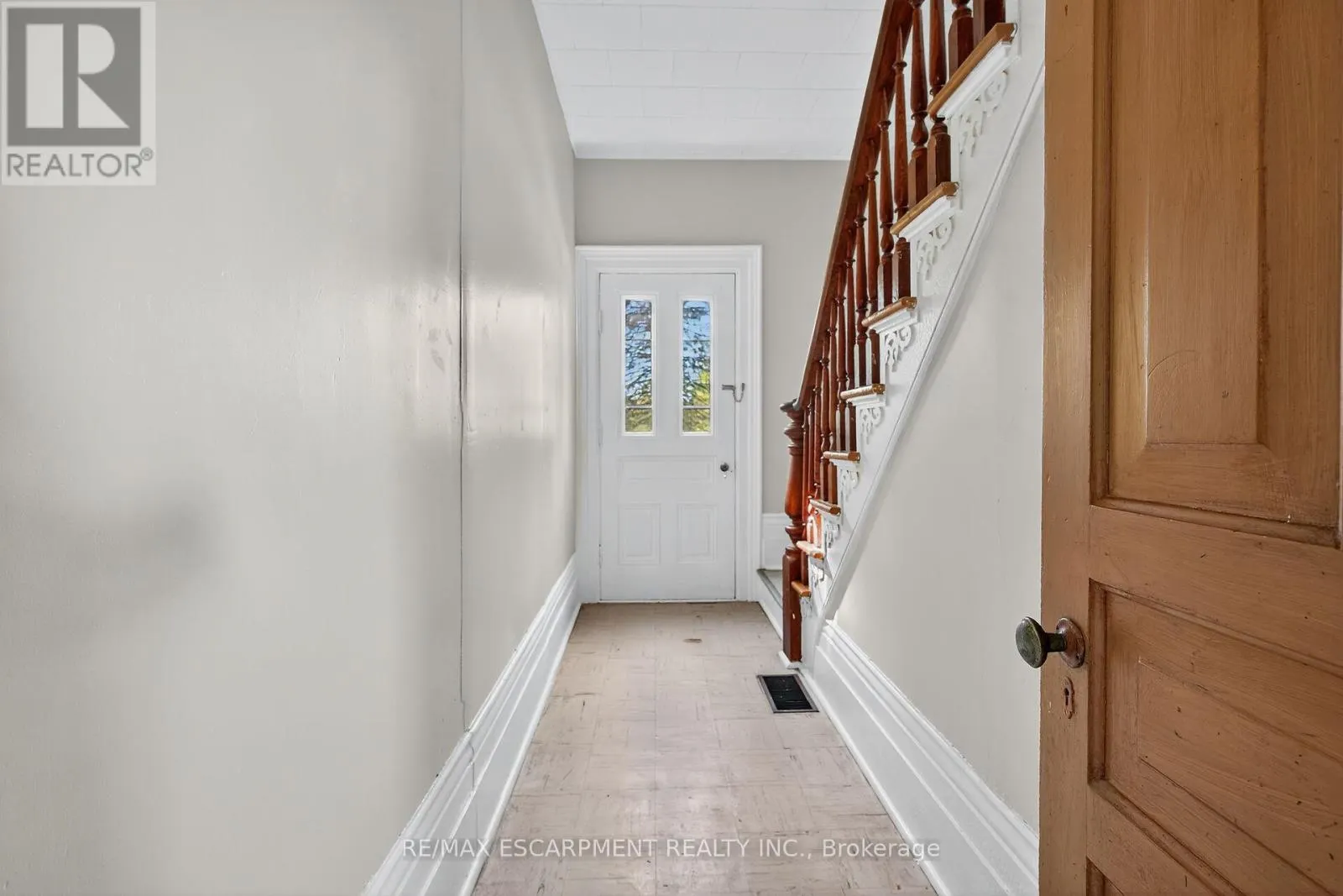 534 HALDIMAND ROAD 32