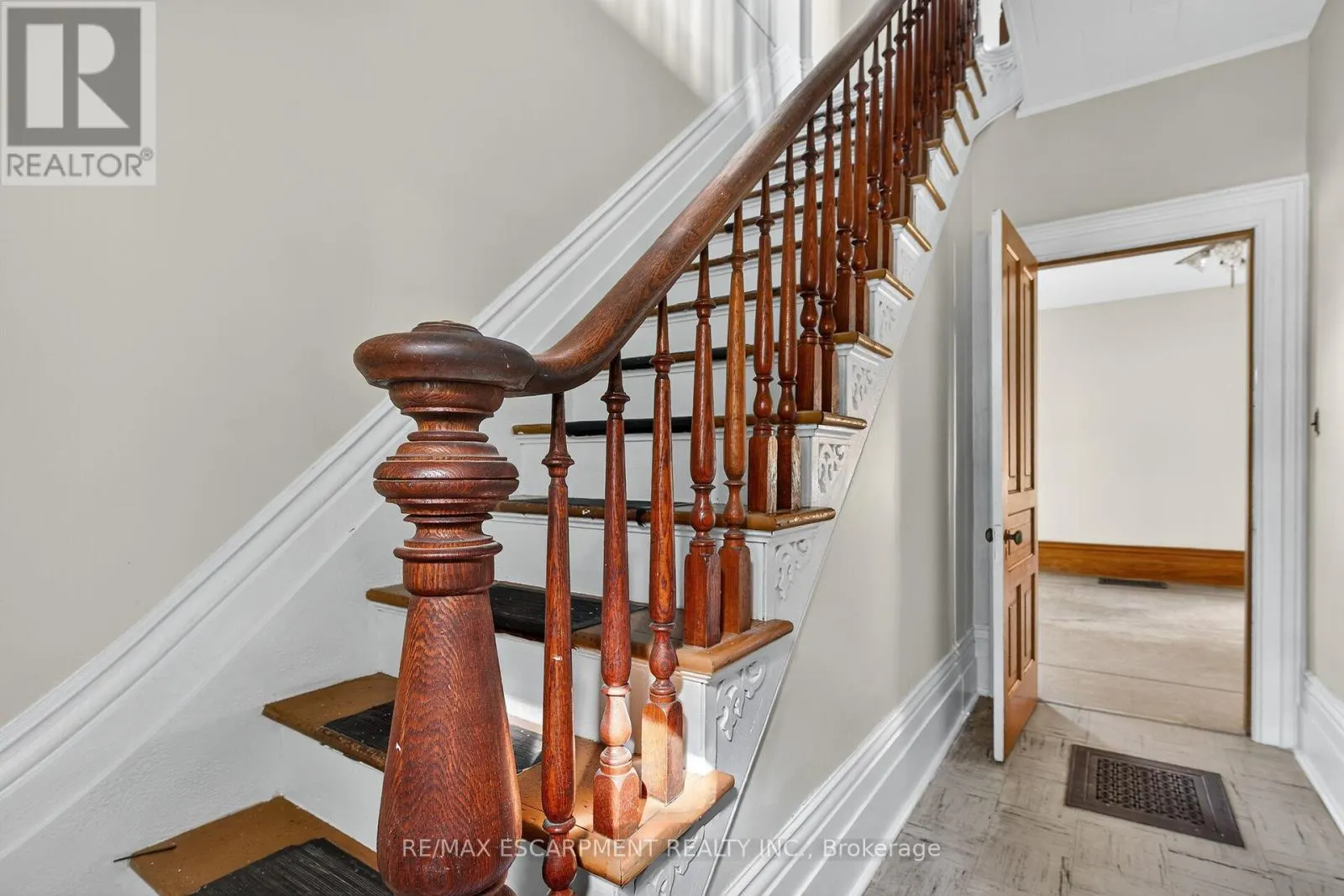 534 HALDIMAND ROAD 32