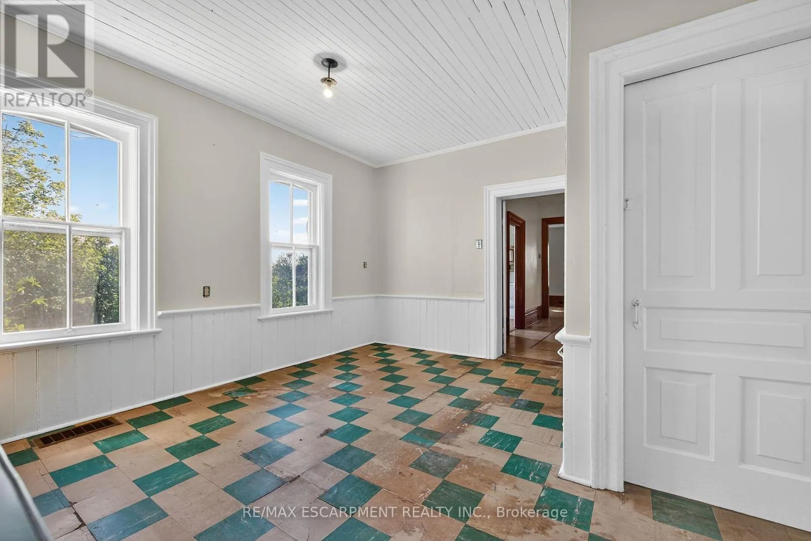 534 HALDIMAND ROAD 32