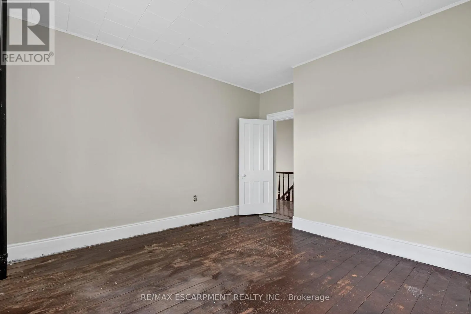534 HALDIMAND ROAD 32