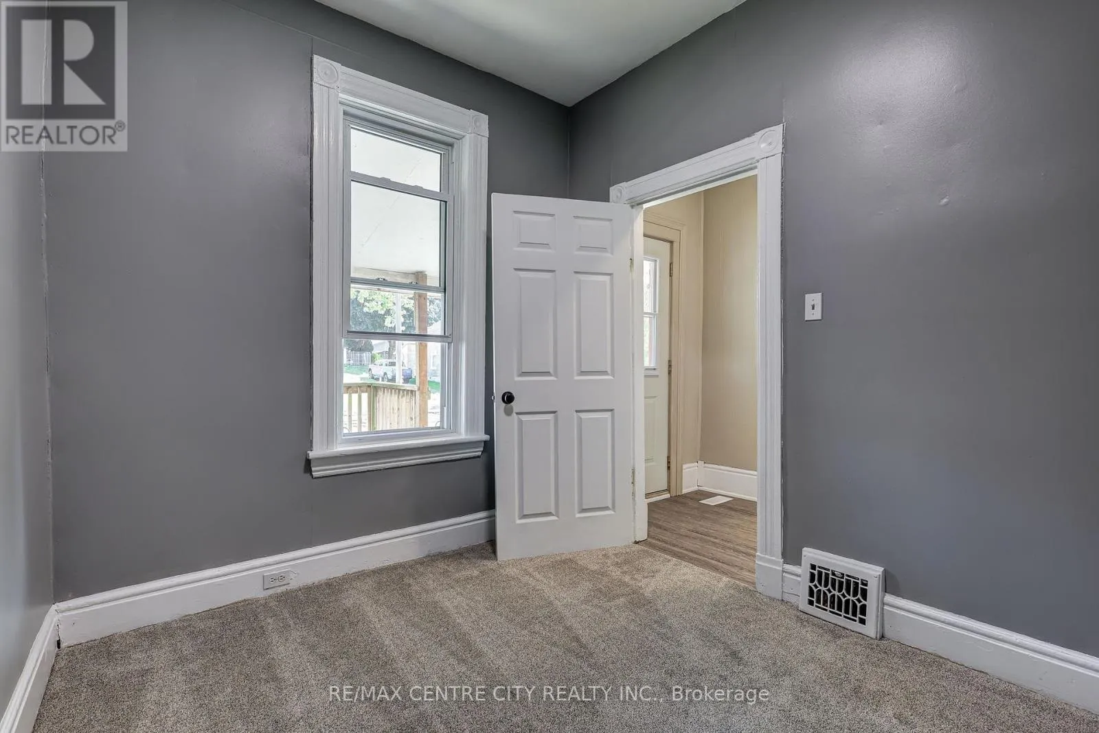 16 WOODWORTH AVENUE