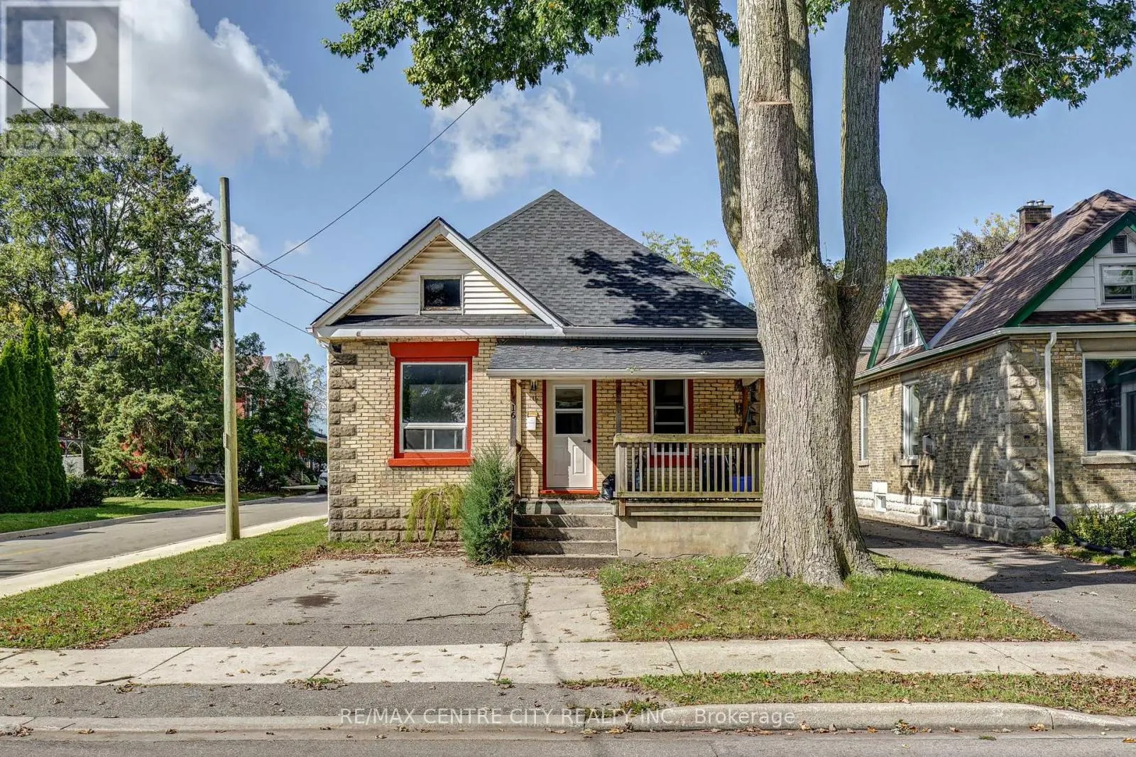 16 WOODWORTH AVENUE