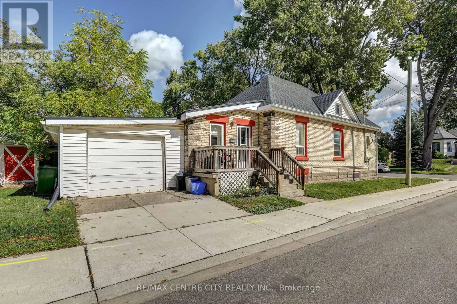16 WOODWORTH AVENUE