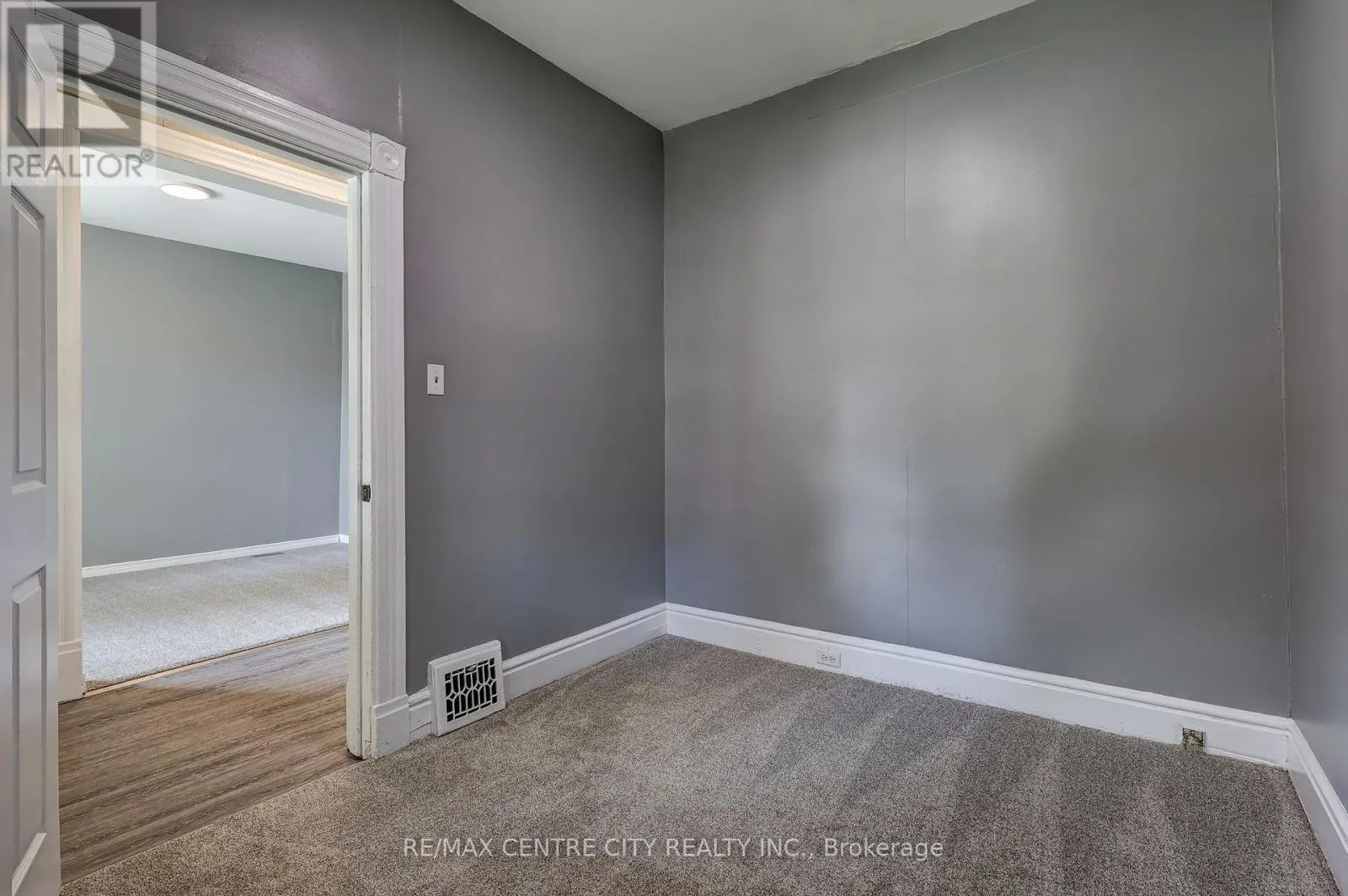 16 WOODWORTH AVENUE