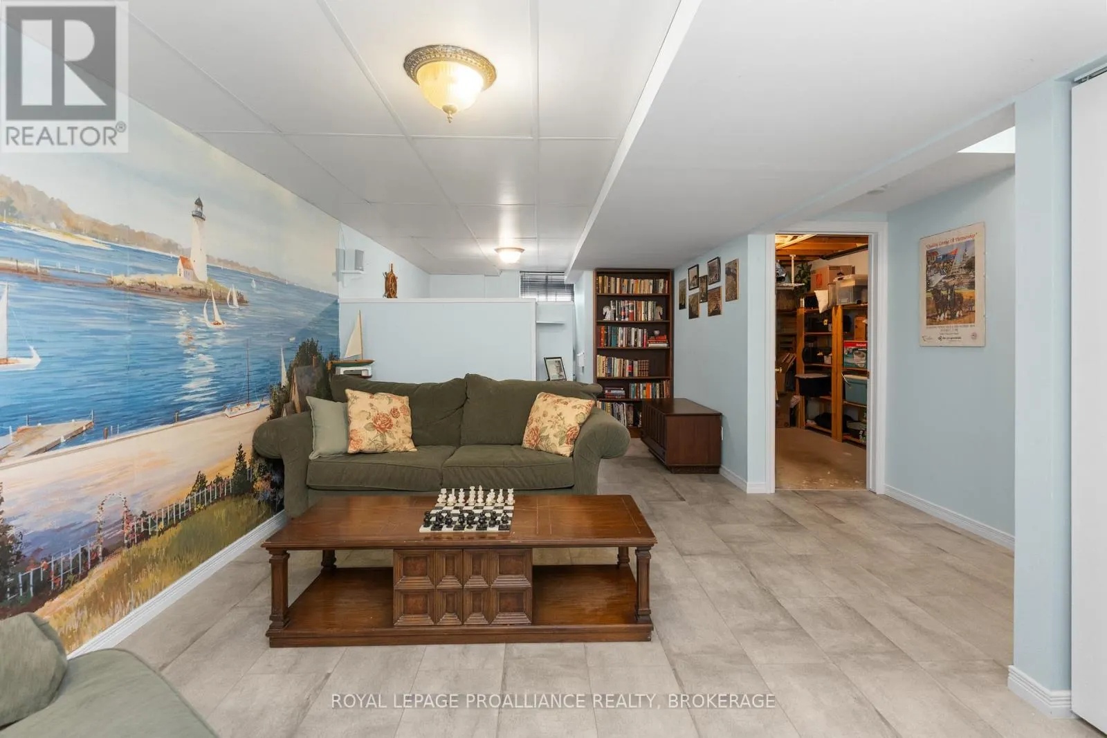 39 MOWAT AVENUE