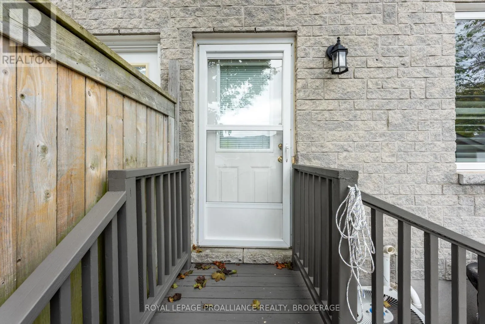 39 MOWAT AVENUE