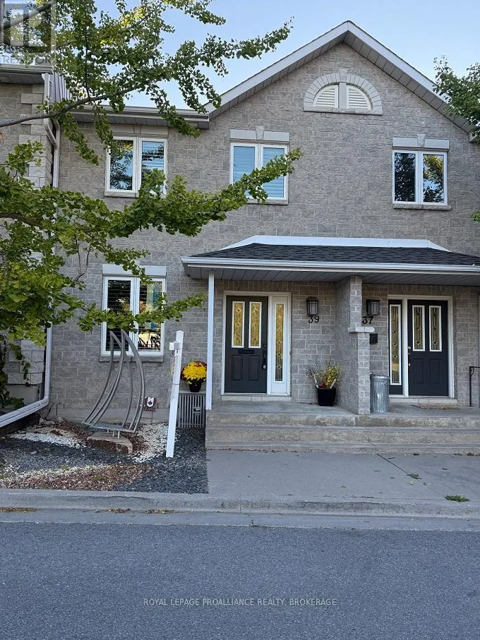 39 MOWAT AVENUE