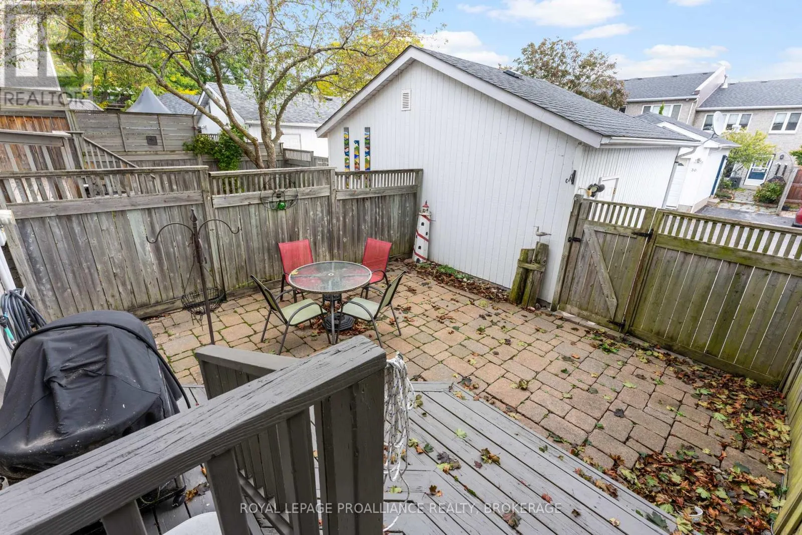 39 MOWAT AVENUE