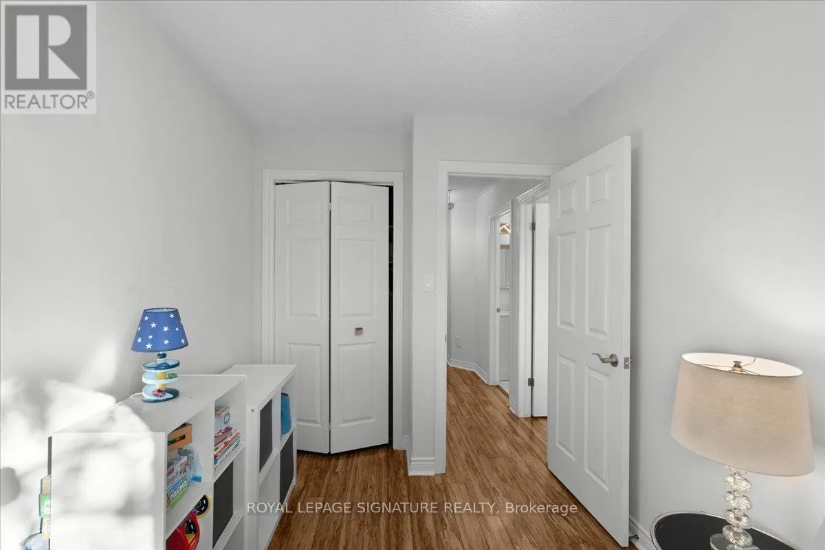 11 - 384 LIMERIDGE ROAD E