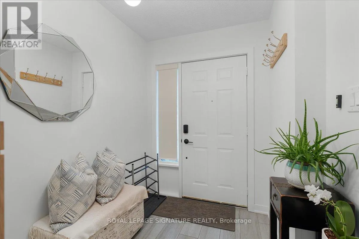 11 - 384 LIMERIDGE ROAD E