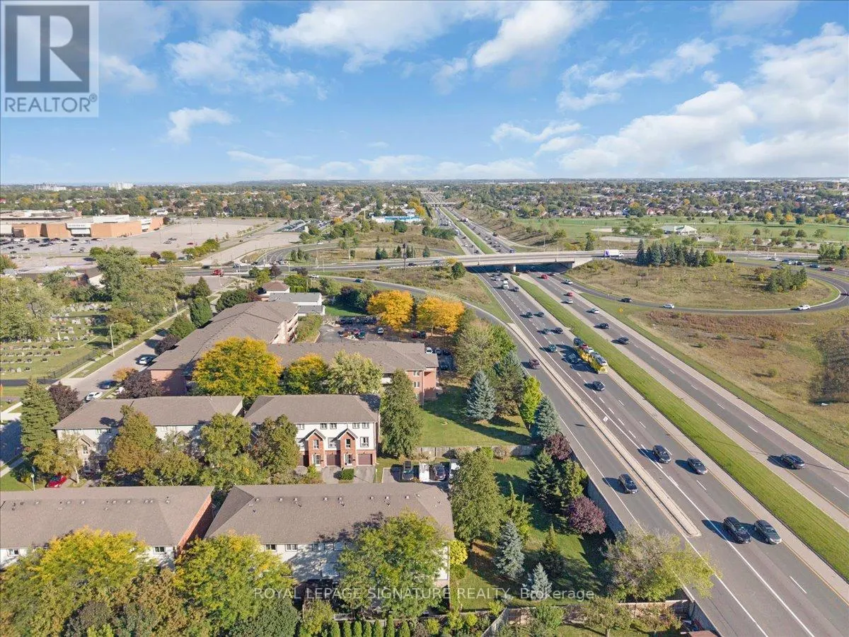 11 - 384 LIMERIDGE ROAD E
