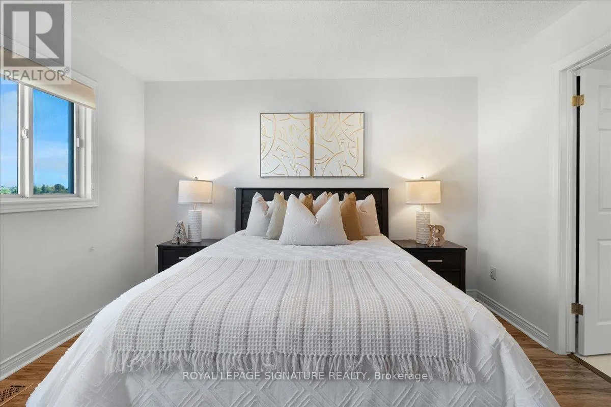 11 - 384 LIMERIDGE ROAD E