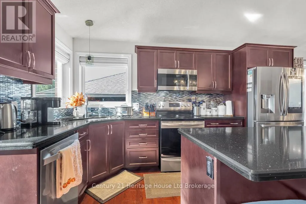 447 ALAN CRESCENT