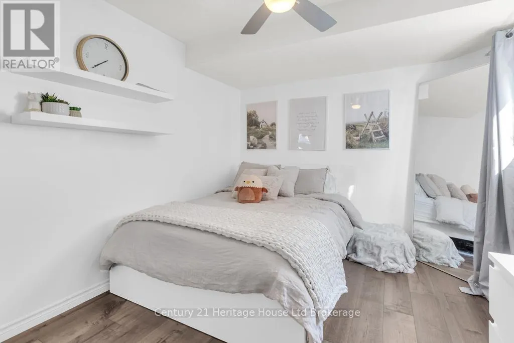 447 ALAN CRESCENT